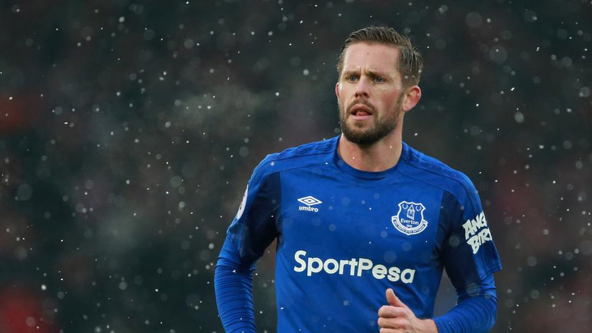 新科技穿戴设备试用赛 实时采集选手心率与速度